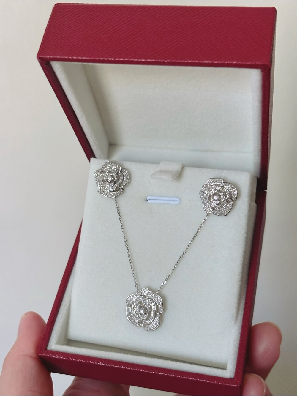 Sparkling diamond PT 950Platinum gold necklace and earring PT 900